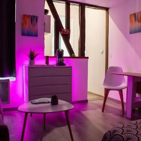 Studio Charmant Confortable Tv Centre Ville Louviers Exterior photo