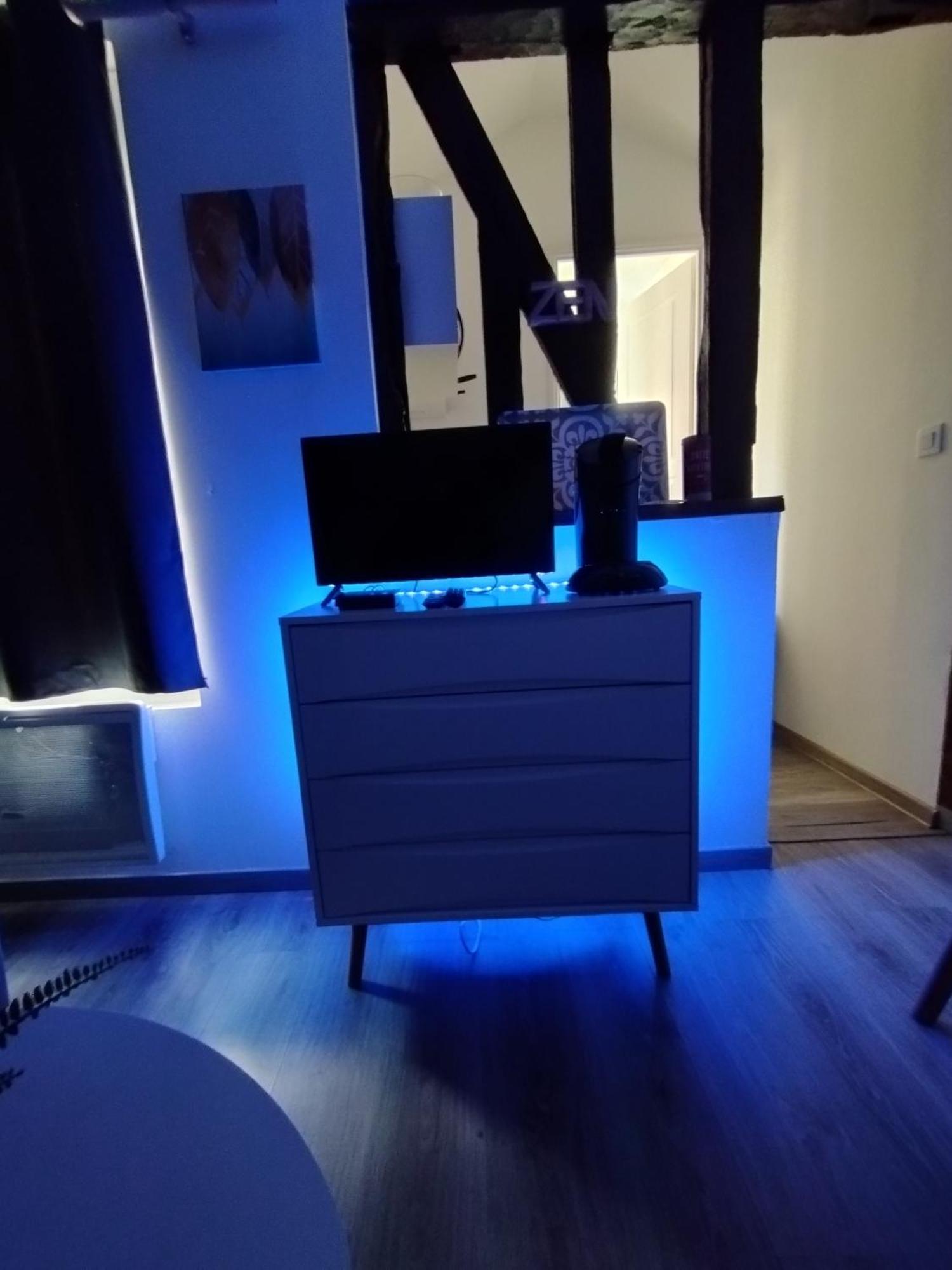 Apartment Confortable Tv Centre
